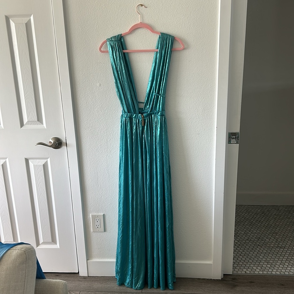 Bronx and Banco Romi Metallic Gown, RTR - Picture 9 of 13